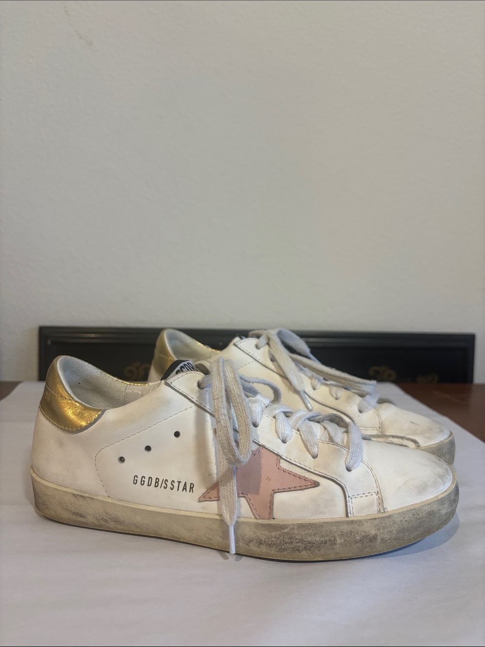 White Golden Goose Sneakers with Pink And Gold - Picture 2 of 5